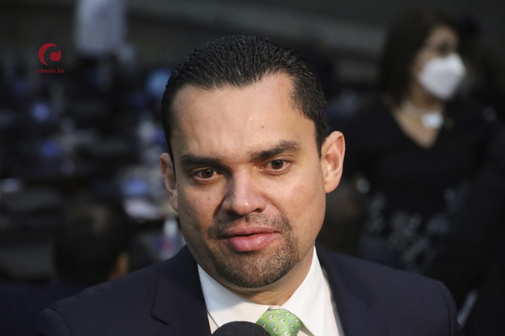Tomás Zambrano no dijo que contar voto por voto sea una pérdida de tiempo Tomás Zambrano no dijo que contar voto por voto sea una pérdida de tiempo